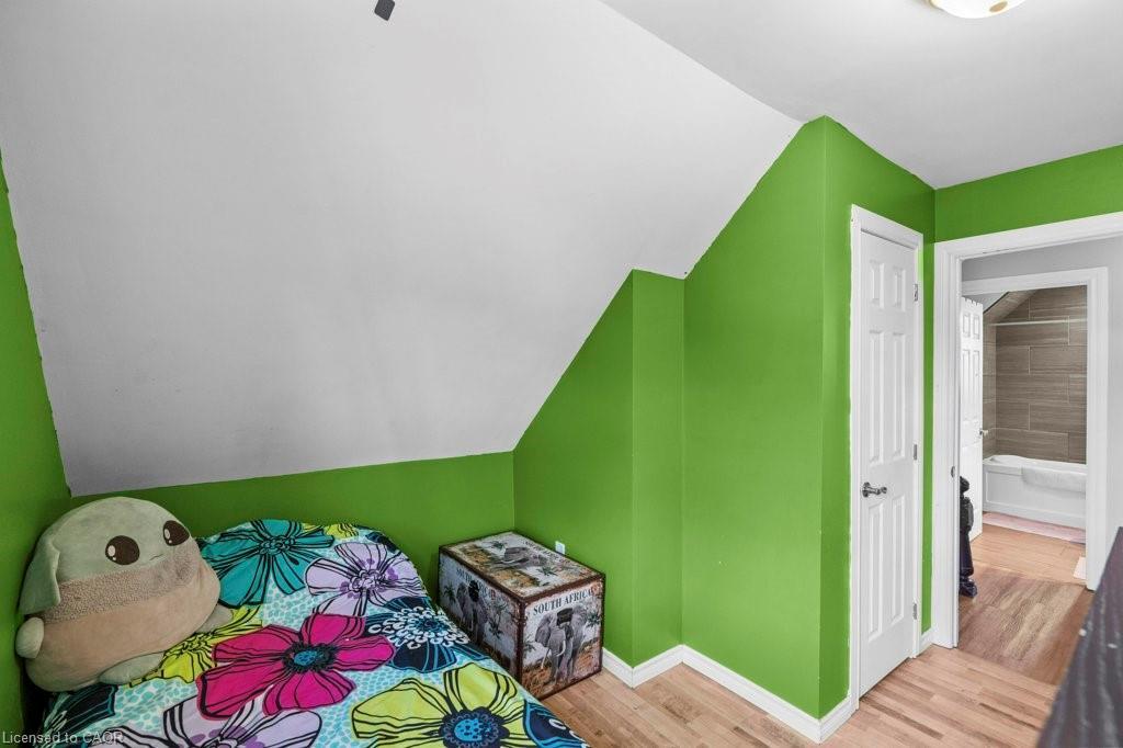 99 Robins Avenue, Hamilton, ON - Indoor Photo Showing Other Room