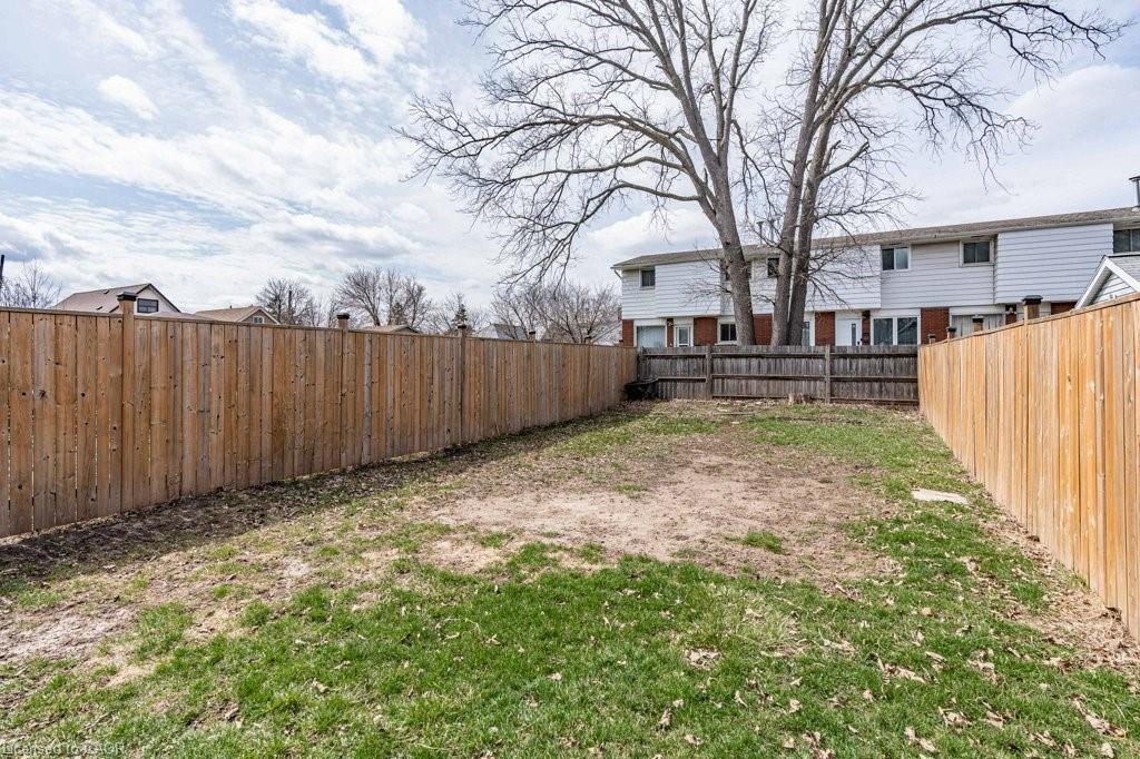 99 Robins Avenue, Hamilton, ON - Outdoor