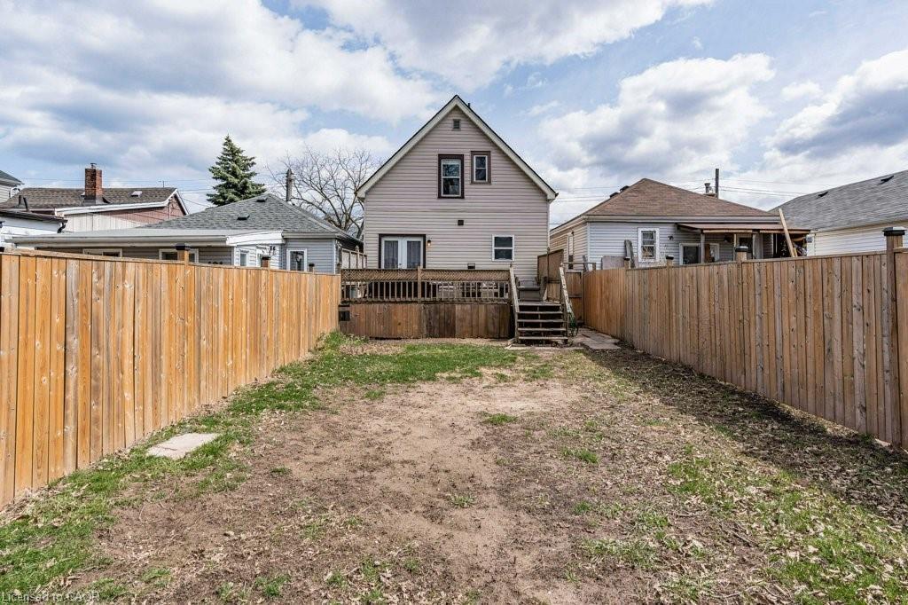 99 Robins Avenue, Hamilton, ON - Outdoor