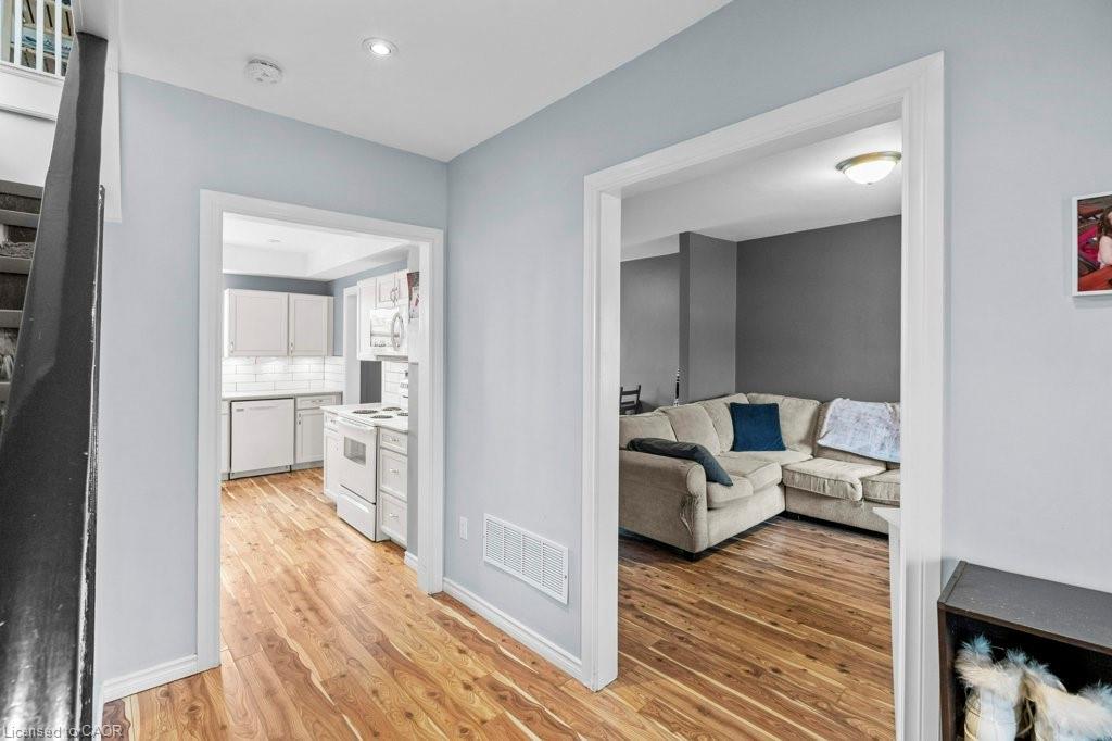 99 Robins Avenue, Hamilton, ON - Indoor