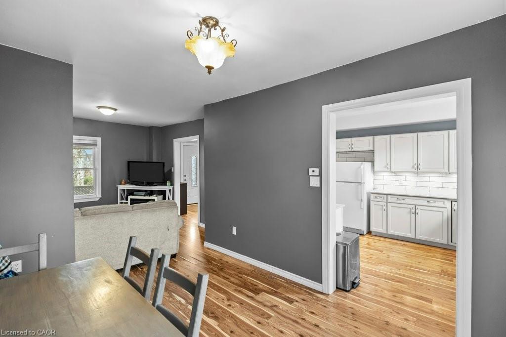 99 Robins Avenue, Hamilton, ON - Indoor Photo Showing Other Room