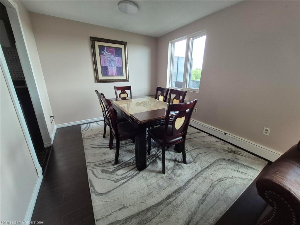 706-279 Chandler Drive, Kitchener, ON - Indoor Photo Showing Dining Room