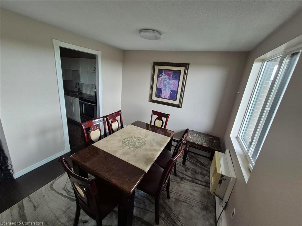 706-279 Chandler Drive, Kitchener, ON - Indoor Photo Showing Dining Room