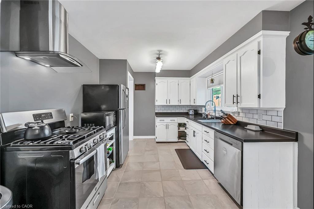 4 Clifford Street, Port Dover, ON - Indoor Photo Showing Kitchen