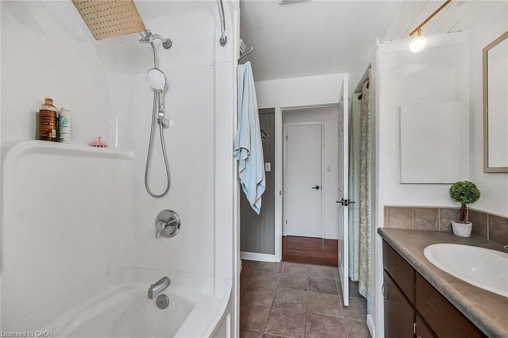 4 Clifford Street, Port Dover, ON - Indoor Photo Showing Bathroom
