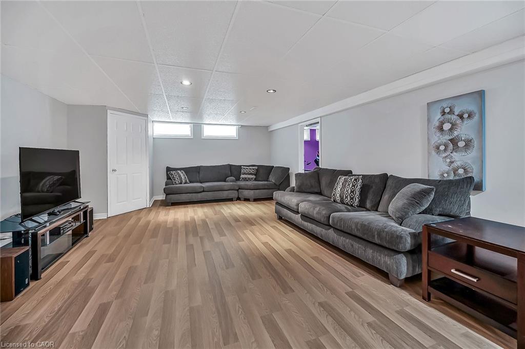 4 Clifford Street, Port Dover, ON - Indoor Photo Showing Living Room