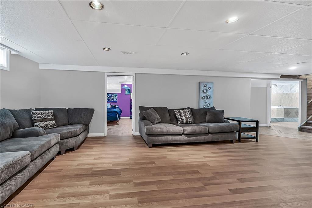 4 Clifford Street, Port Dover, ON - Indoor Photo Showing Living Room