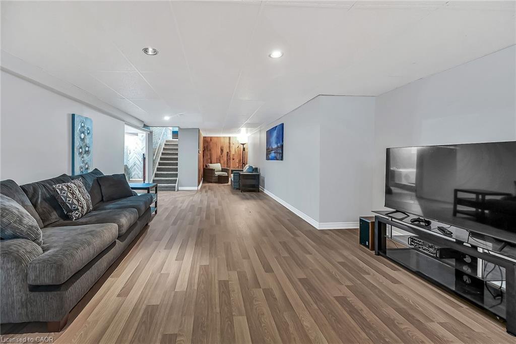 4 Clifford Street, Port Dover, ON - Indoor Photo Showing Living Room