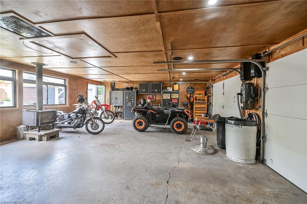 4 Clifford Street, Port Dover, ON - Indoor Photo Showing Garage