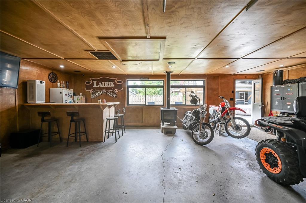 4 Clifford Street, Port Dover, ON - Indoor Photo Showing Garage