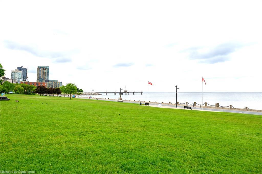 24-1347 Lakeshore Road, Burlington, ON - Outdoor With View