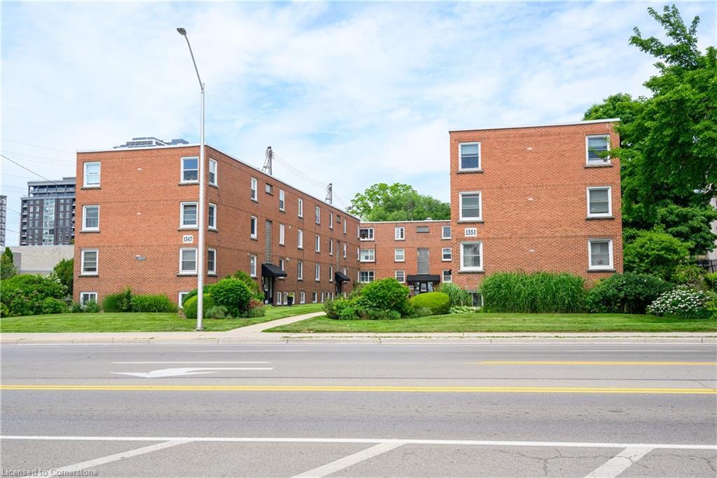24-1347 Lakeshore Road, Burlington, ON - Outdoor