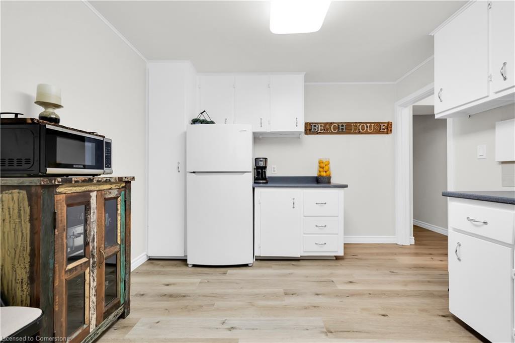 24-1347 Lakeshore Road, Burlington, ON - Indoor Photo Showing Kitchen