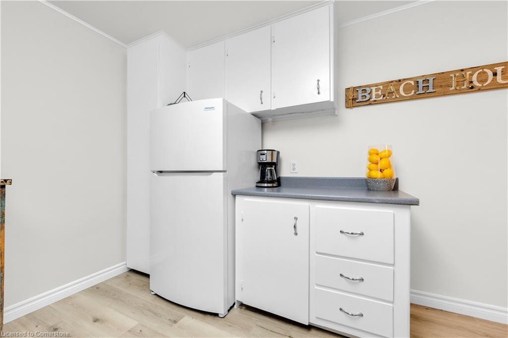 24-1347 Lakeshore Road, Burlington, ON - Indoor Photo Showing Kitchen