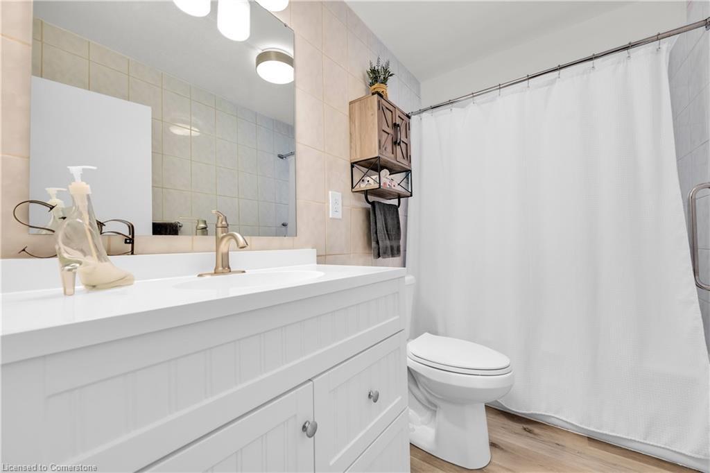 24-1347 Lakeshore Road, Burlington, ON - Indoor Photo Showing Bathroom