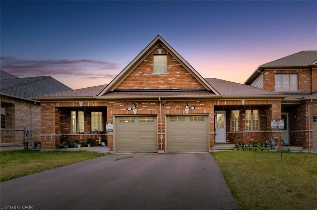 11 Harwood Street, Tillsonburg, ON - Outdoor