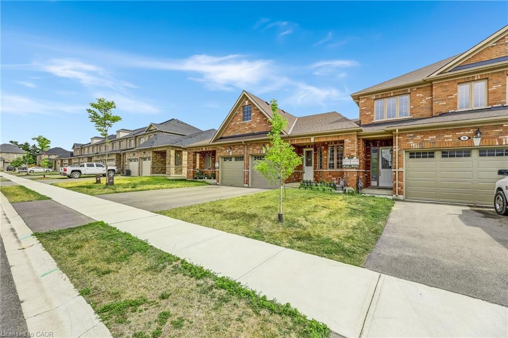 11 Harwood Street, Tillsonburg, ON - Outdoor With Facade