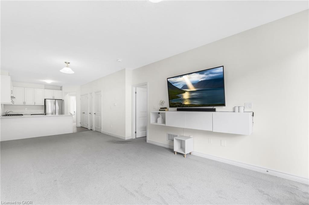 11 Harwood Street, Tillsonburg, ON - Indoor