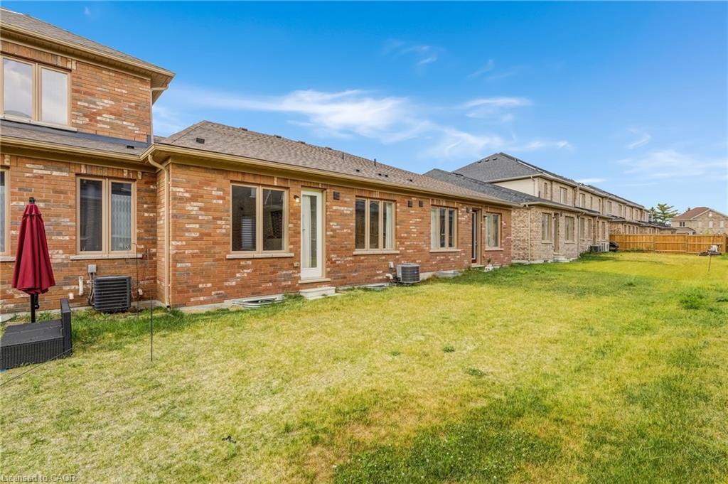 11 Harwood Street, Tillsonburg, ON - Outdoor