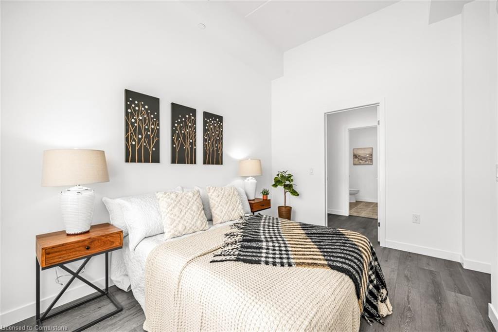 407-7549A Kalar Road, Niagara Falls, ON - Indoor Photo Showing Bedroom