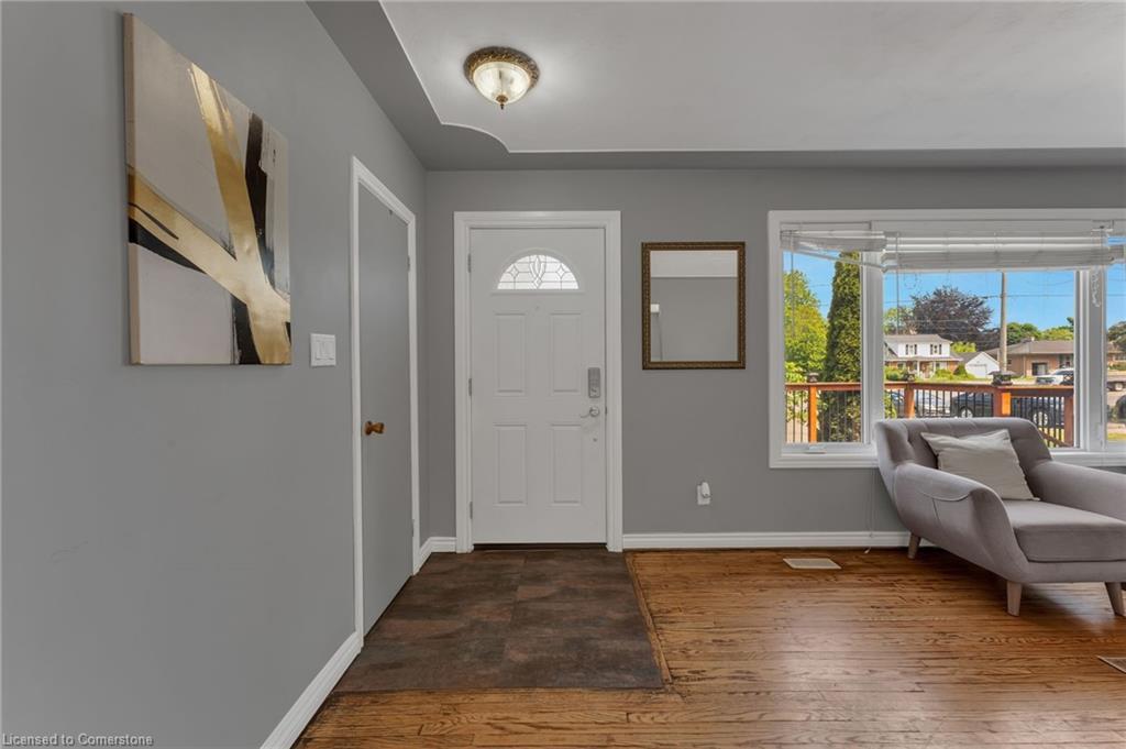 293 King George Road, Brantford, ON - Indoor