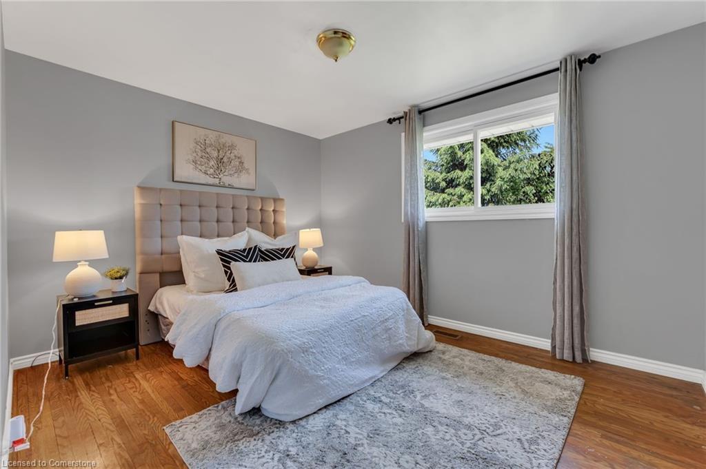 293 King George Road, Brantford, ON - Indoor Photo Showing Bedroom
