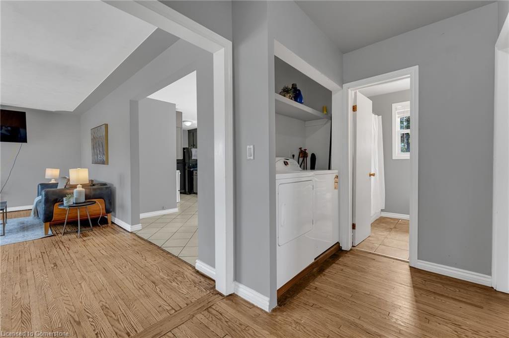 293 King George Road, Brantford, ON - Indoor