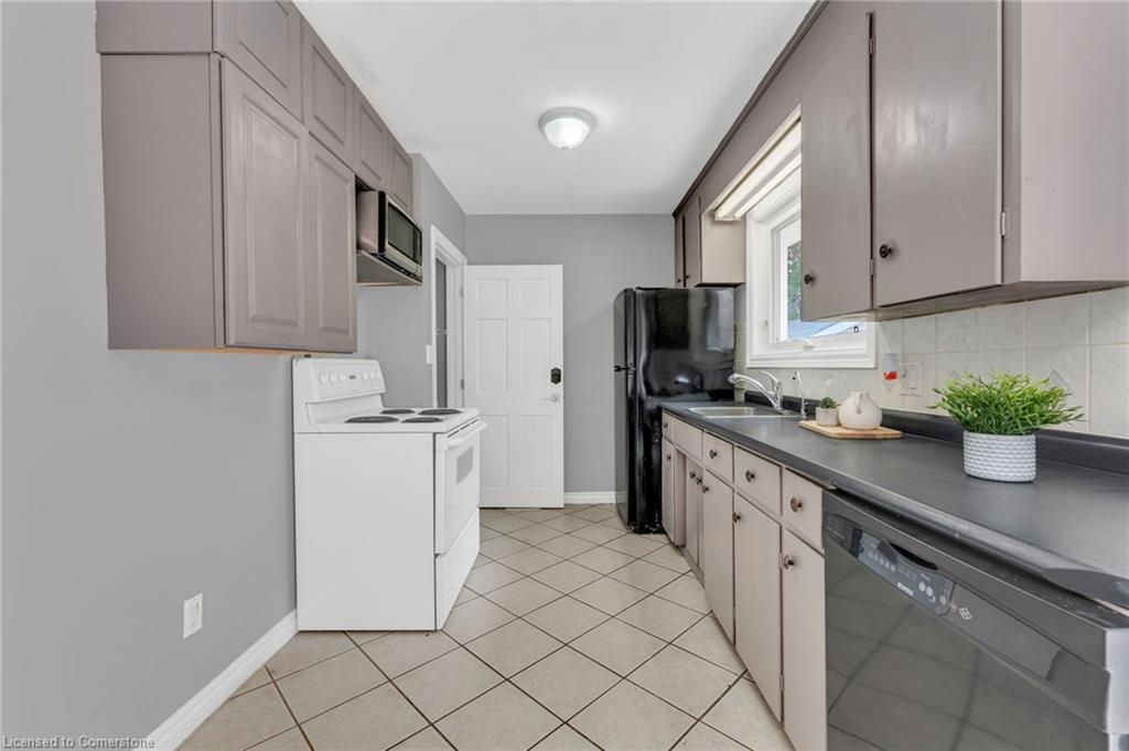 293 King George Road, Brantford, ON - Indoor Photo Showing Kitchen