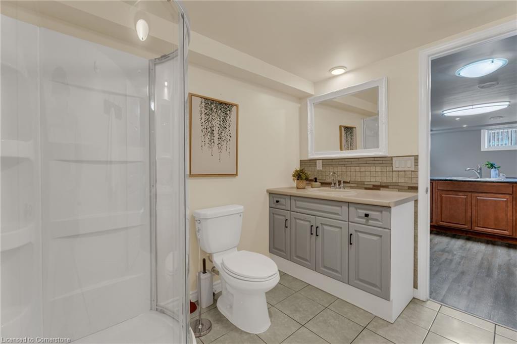 293 King George Road, Brantford, ON - Indoor Photo Showing Bathroom