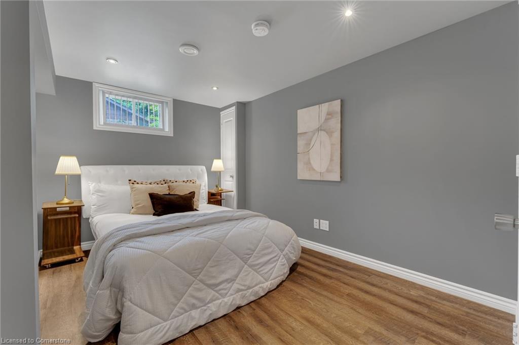 293 King George Road, Brantford, ON - Indoor Photo Showing Bedroom