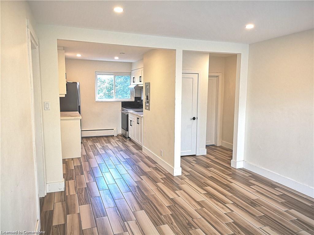 4-19 Hamilton Street, St. Thomas, ON - Indoor Photo Showing Other Room