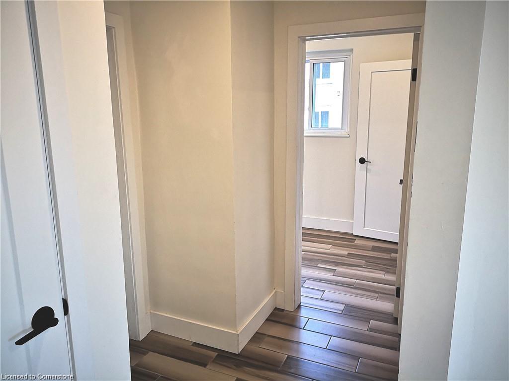4-19 Hamilton Street, St. Thomas, ON - Indoor Photo Showing Other Room