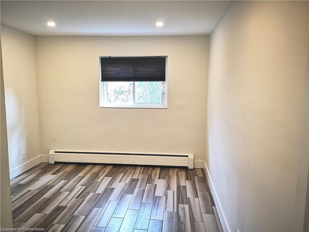 4-19 Hamilton Street, St. Thomas, ON - Indoor Photo Showing Other Room