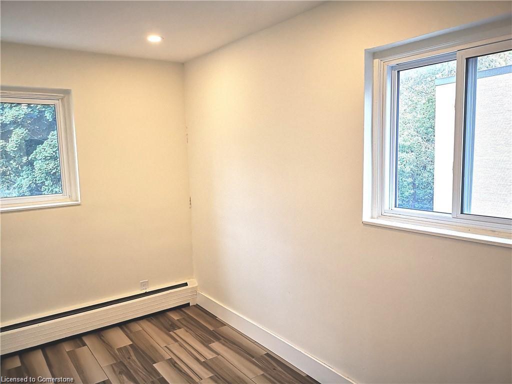 4-19 Hamilton Street, St. Thomas, ON - Indoor Photo Showing Other Room