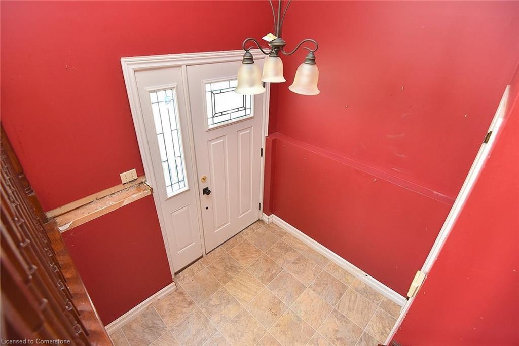 79 Barrington Drive, Welland, ON - Indoor Photo Showing Other Room