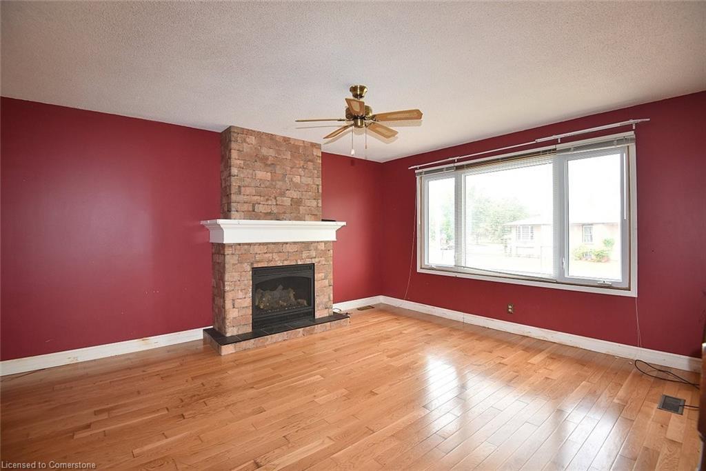 79 Barrington Drive, Welland, ON - Indoor With Fireplace