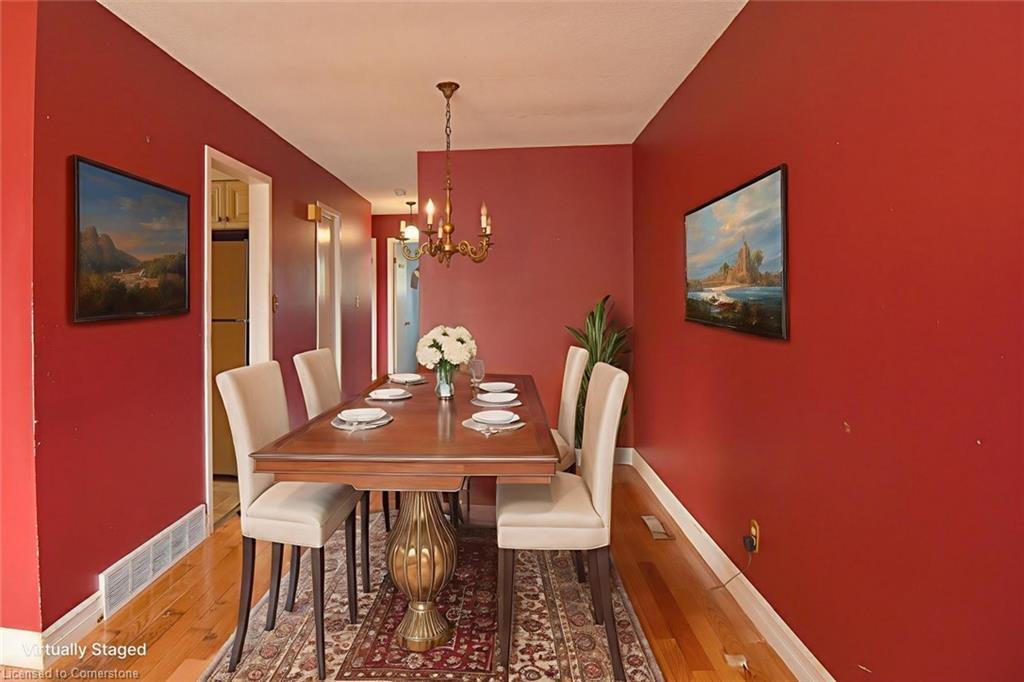 79 Barrington Drive, Welland, ON - Indoor Photo Showing Dining Room