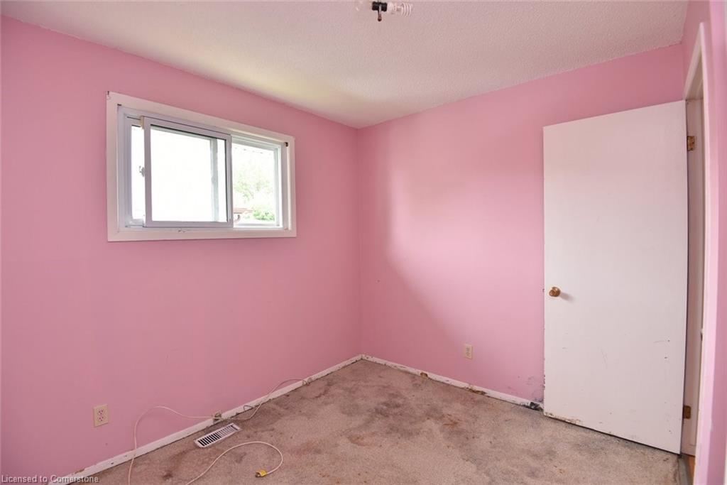 79 Barrington Drive, Welland, ON - Indoor Photo Showing Other Room
