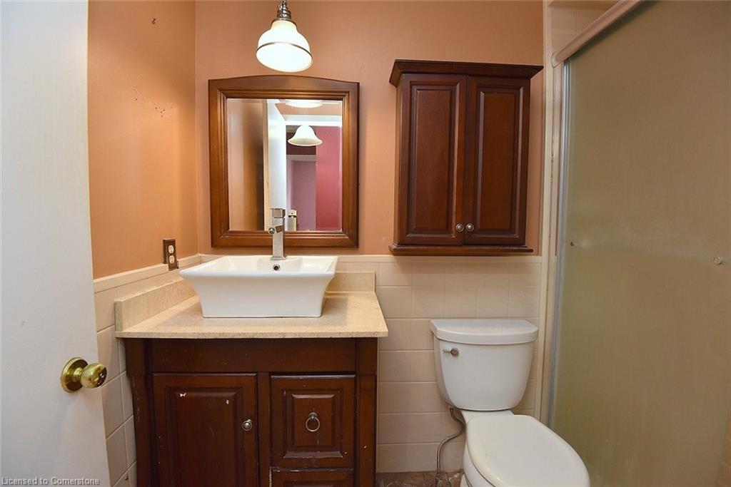 79 Barrington Drive, Welland, ON - Indoor Photo Showing Bathroom