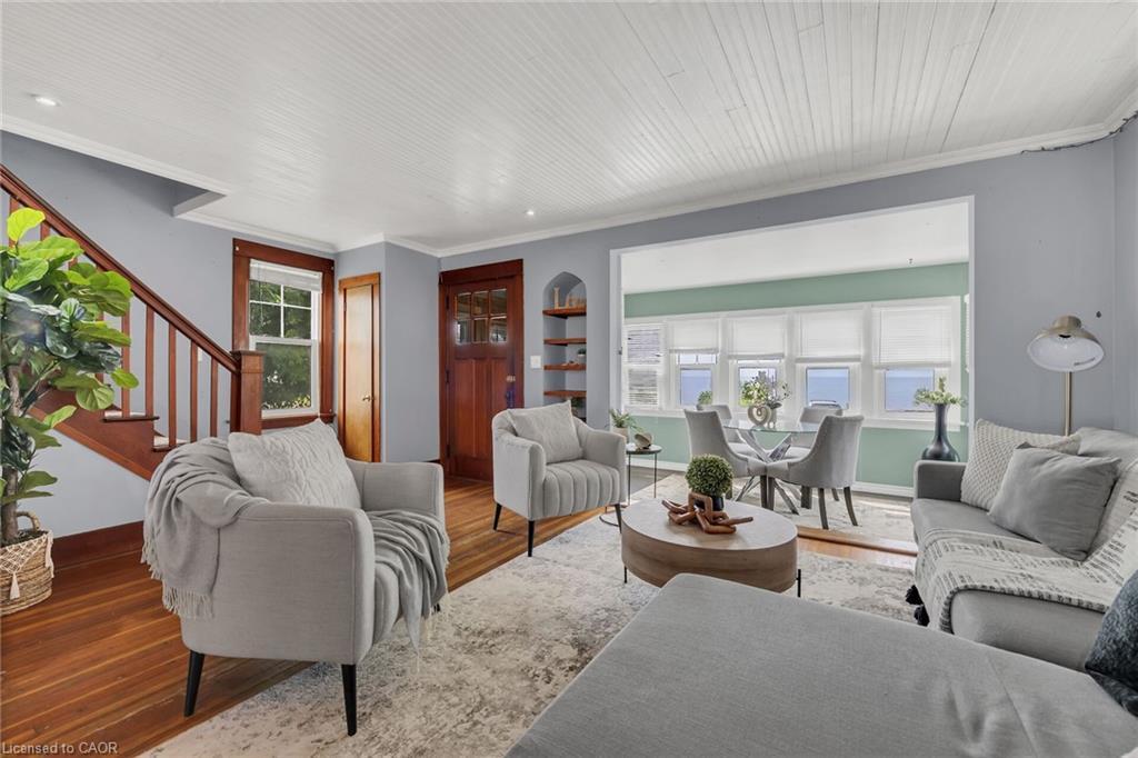 2689 North Shore Drive, Dunnville, ON - Indoor Photo Showing Living Room