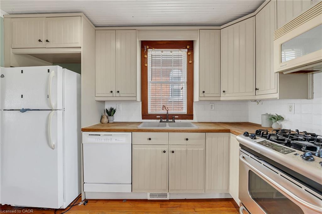 2689 North Shore Drive, Dunnville, ON - Indoor Photo Showing Kitchen