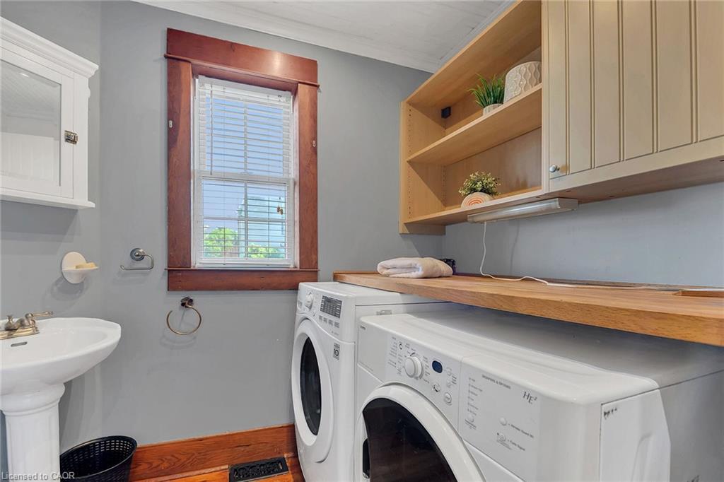 2689 North Shore Drive, Dunnville, ON - Indoor Photo Showing Laundry Room