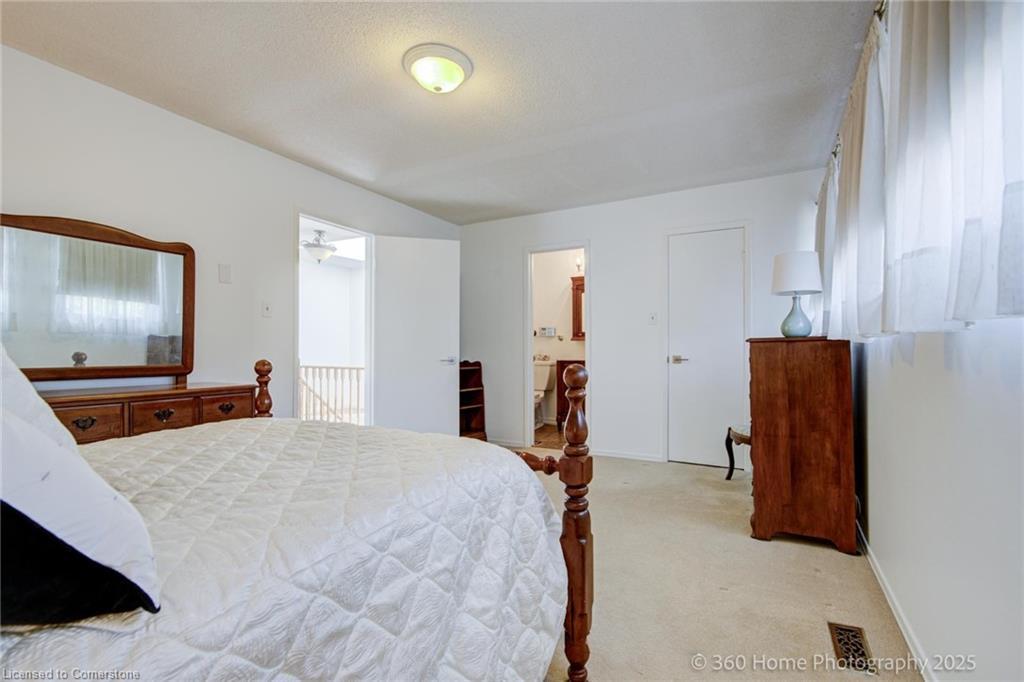 4425 Sawmill Valley Drive, Mississauga, ON - Indoor Photo Showing Bedroom
