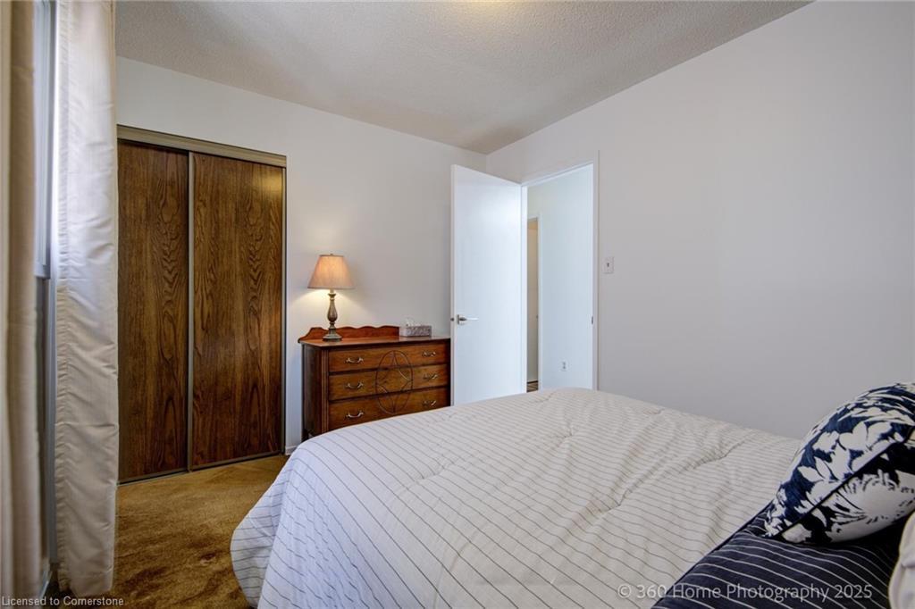4425 Sawmill Valley Drive, Mississauga, ON - Indoor Photo Showing Bedroom