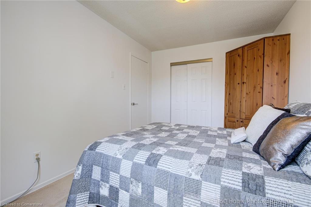 4425 Sawmill Valley Drive, Mississauga, ON - Indoor Photo Showing Bedroom