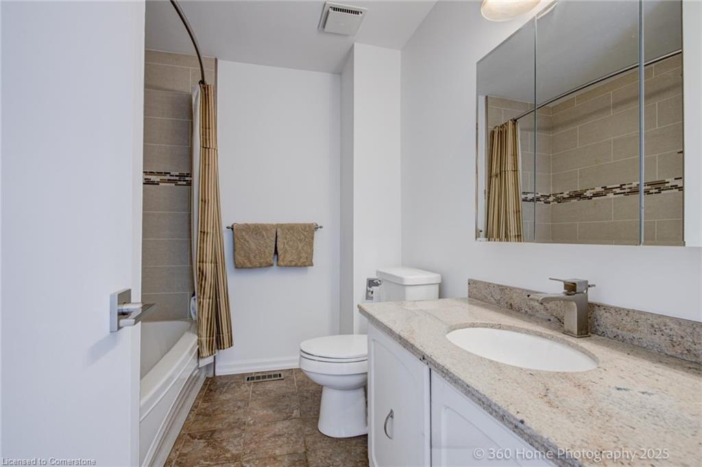 4425 Sawmill Valley Drive, Mississauga, ON - Indoor Photo Showing Bathroom