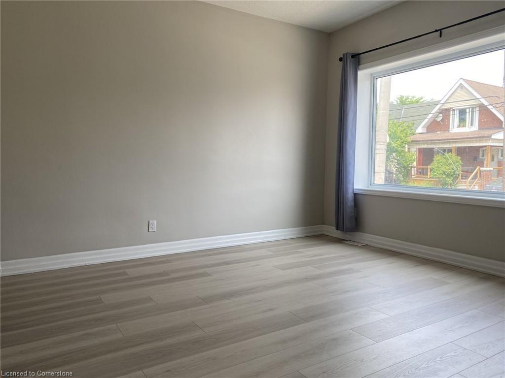 1164 Cannon Street E, Hamilton, ON - Indoor Photo Showing Other Room