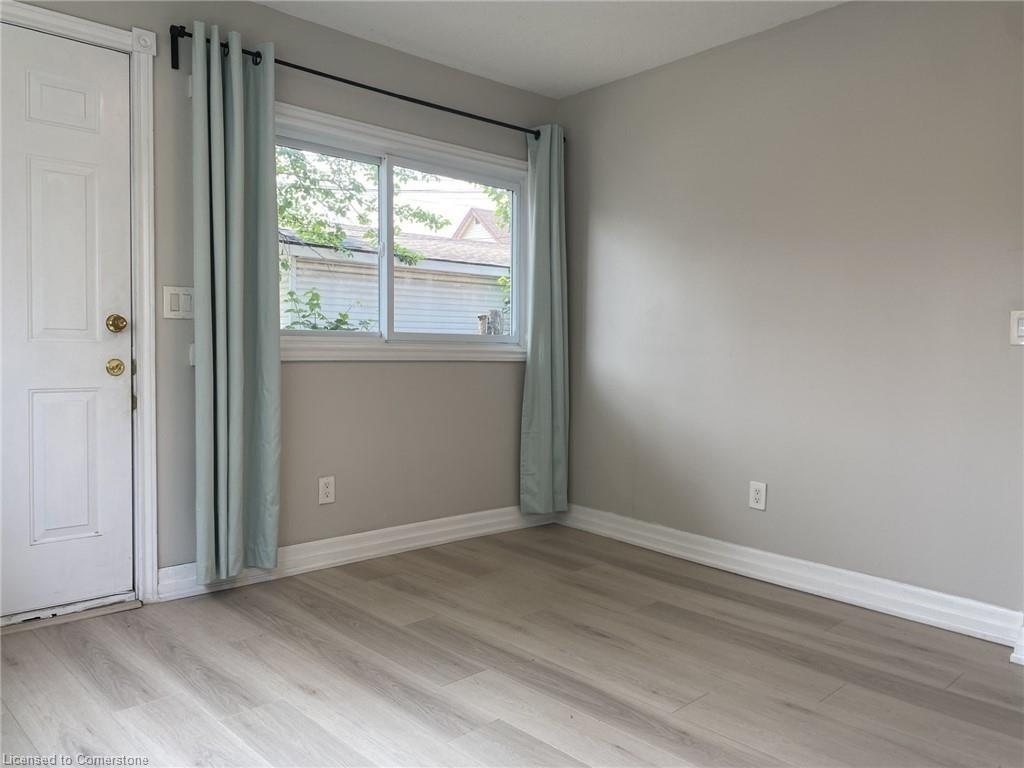 1164 Cannon Street E, Hamilton, ON - Indoor Photo Showing Other Room