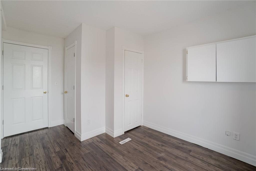 1164 Cannon Street E, Hamilton, ON - Indoor Photo Showing Other Room