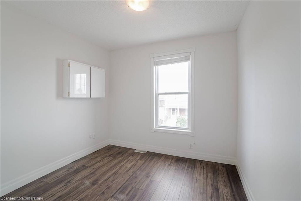 1164 Cannon Street E, Hamilton, ON - Indoor Photo Showing Other Room